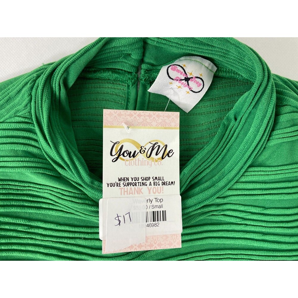 Women Small Green Waverly Blouse Cap Sleeve Texture Ripple Casual NWT - Picture 6 of 9
